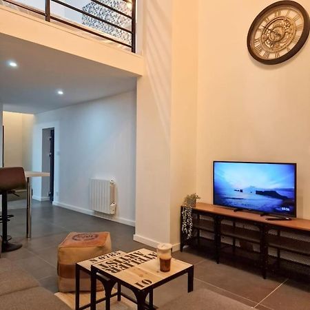 Grand Loft Avec Terrasse Privee Daire Saint-Etienne  Dış mekan fotoğraf